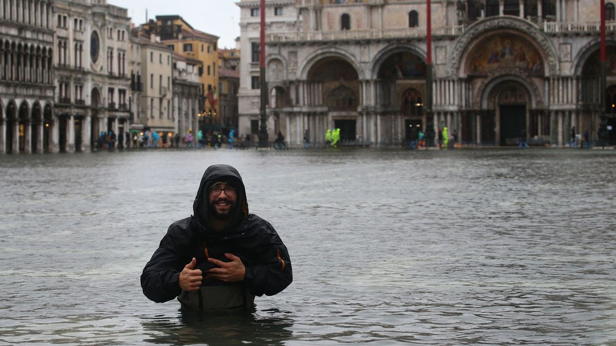 Video: Třetina Benátek je pod vodou, jeden mrtvý a jeden pohřešovaný